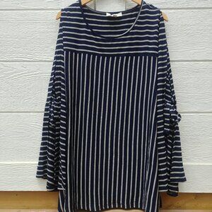 Weekend Suzanne Betro navy blue stripes open bow sleeve stretchy top blo…